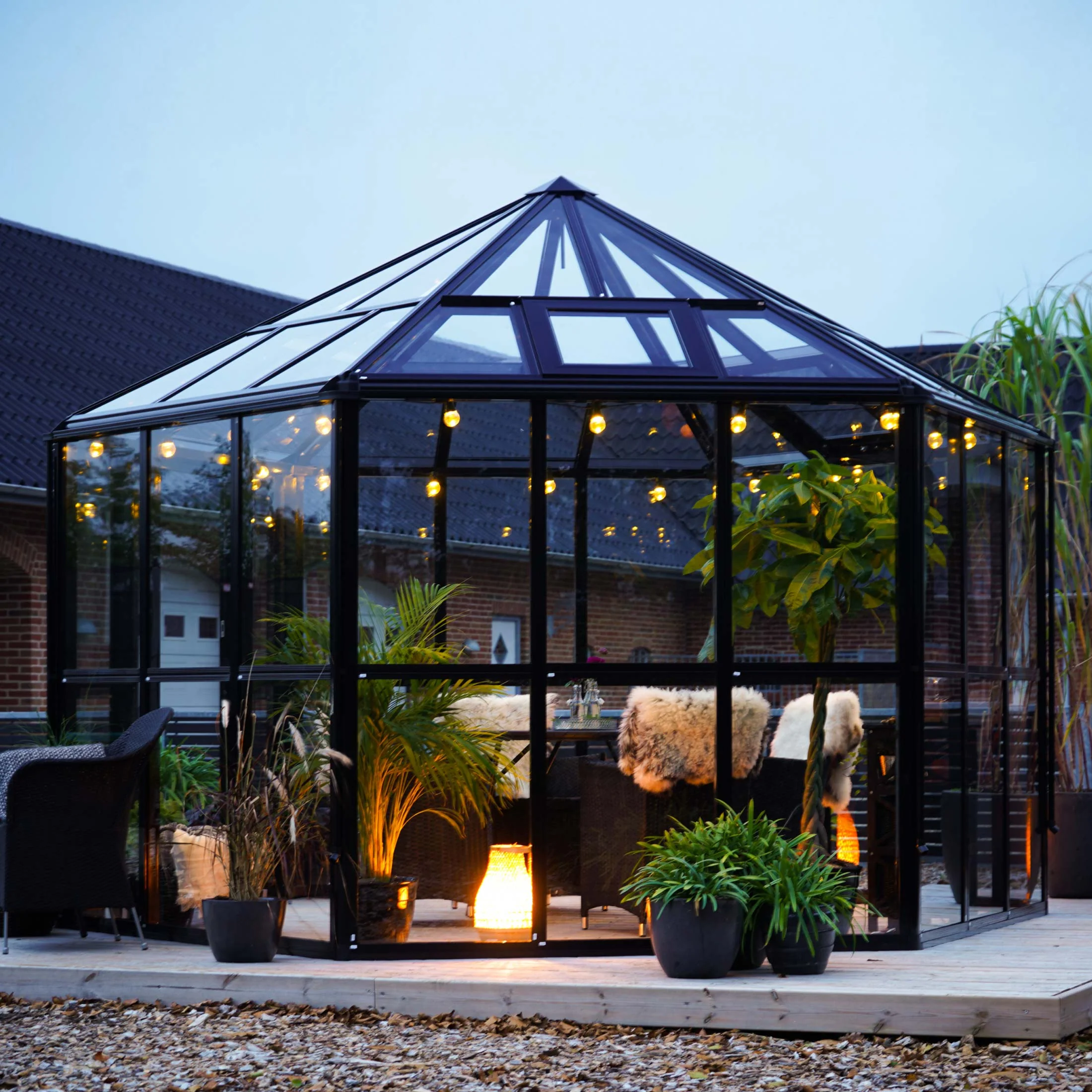 Vego Diamond Pavilion Greenhouse - Image 18