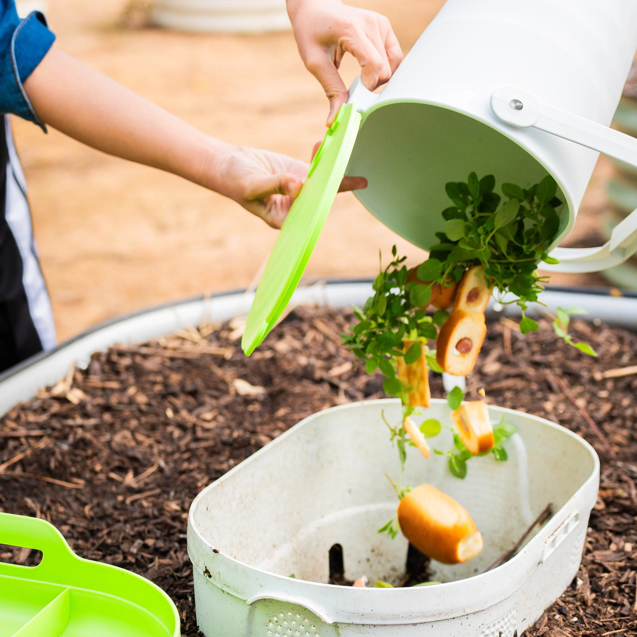 Kitchen Compost Caddy - Image 8